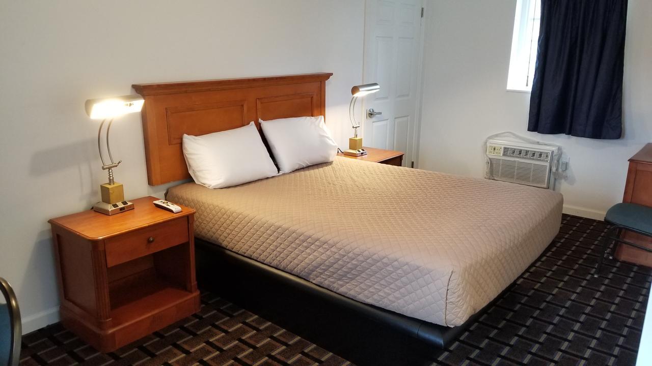 Budget Inn Breezewood Exteriör bild